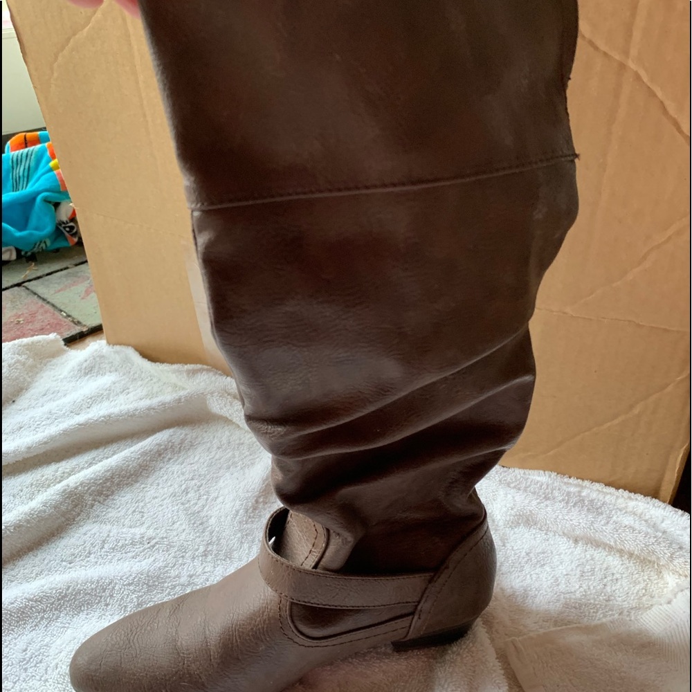 Faded glory knee pleather boots size 6 - Picture 2 of 2
